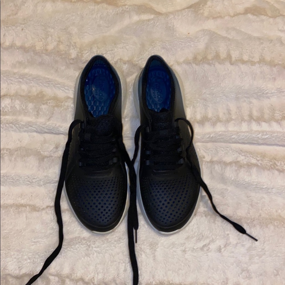 Black and Blue Crocs Tennis Shoes